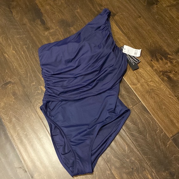 La Blanca Swim La Blanca Tummy Control Navy Blue Swimsuit Size 6 Poshmark